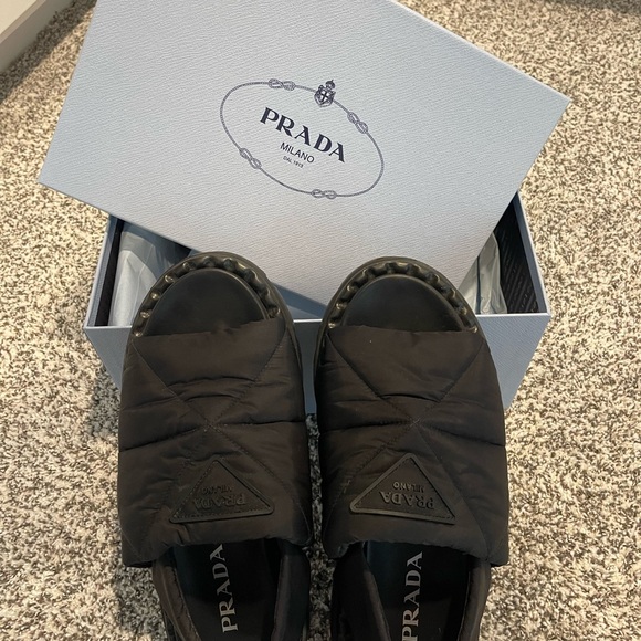 AUTHENTIC PRADA SANDALS WITH ADJUSTABLE BACK, SIZE 39, EXCELLENT CONDITION, BLK - Picture 4 of 6